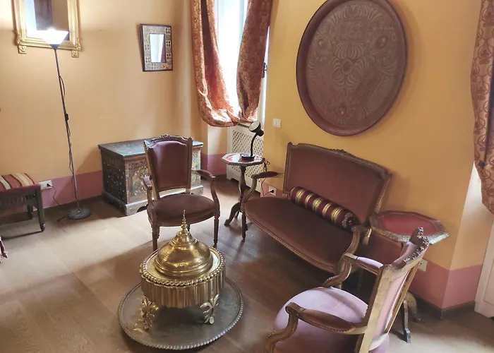 Apartment Library's House Rom