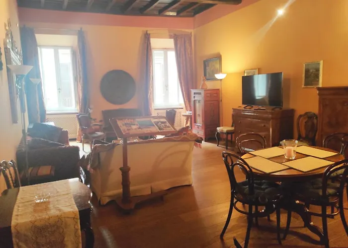 Apartment Library's House Rom