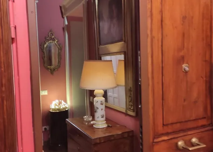 Apartment Library's House Rom