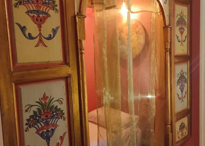 Library's House Apartment *