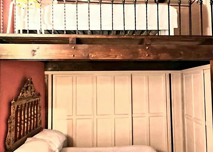 Apartment Library's House Rom